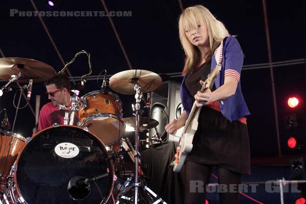 THE TING TINGS - 2008-07-06 - PARIS - Hippodrome de Longchamp - 